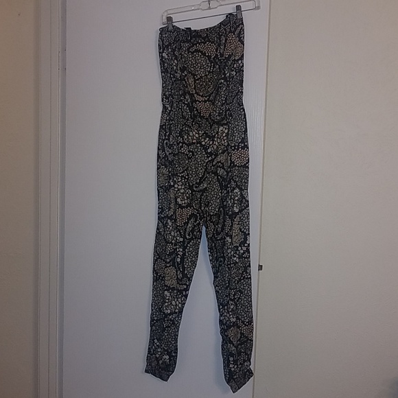 jumpsuit - Picture 3 of 3